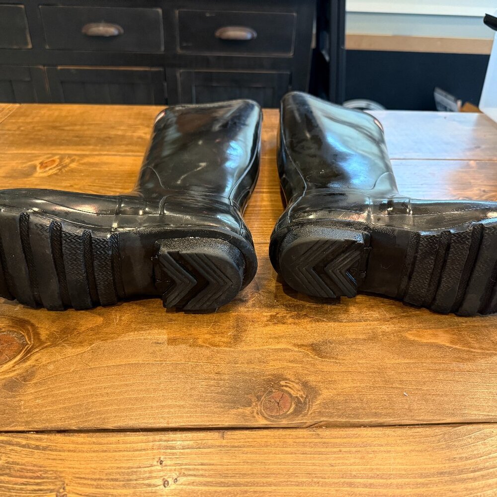 Hunter Tall Gloss Rain Boot- Like New - image 3